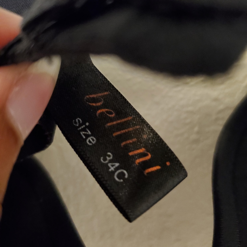 Black Bra - Picture 3 of 3